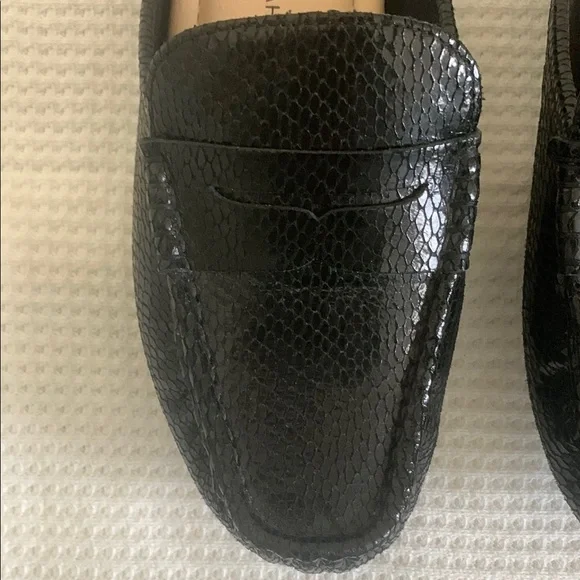 NWOT Isaac Mizrahi Black Flats with Textured Leather. - Picture 6 of 7